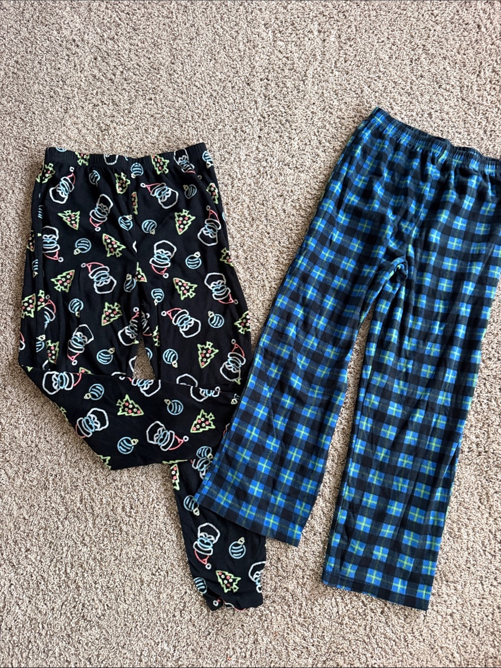 Cuddl Duds Kids Black Holiday Print and Blue Plaid Pajama Bottoms